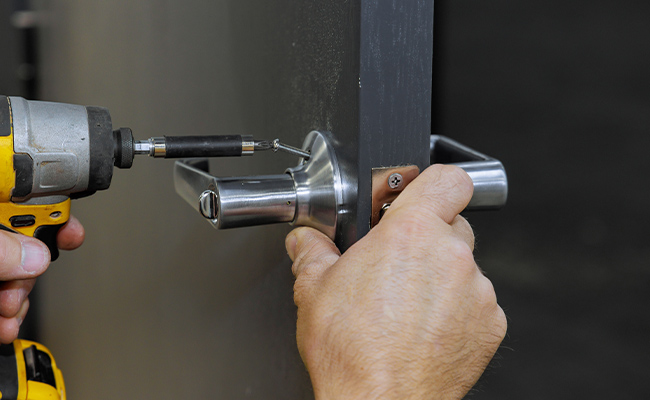 Commercial lock repair